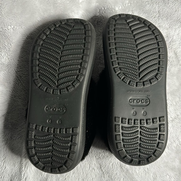 CROCS FUREVER CRUSH SHOE - Picture 2 of 5